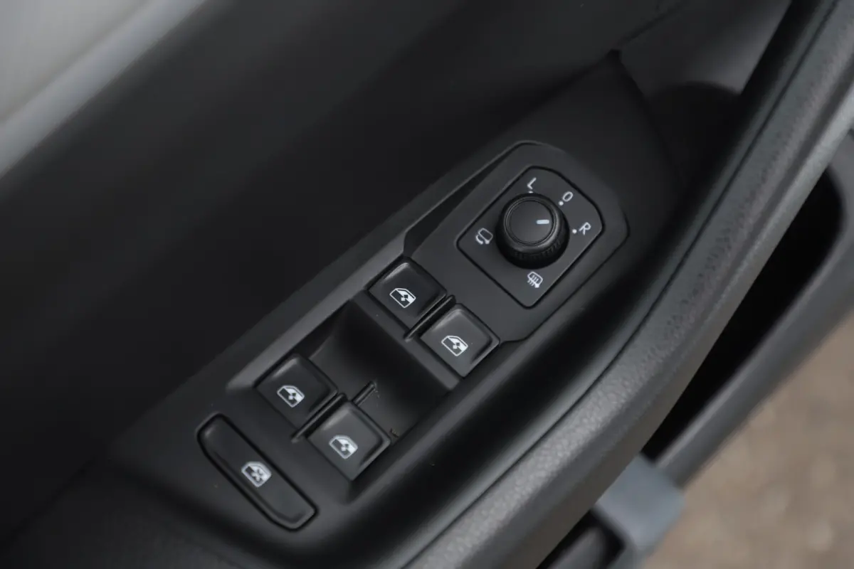 1.5 TSI Business R 150PK DSG Automaat Virtual Panoramadak Keyless Navigatie Adaptive Cruise Lane Assist Full LED PDC Carplay Android Bluetooth Stoelverwarming