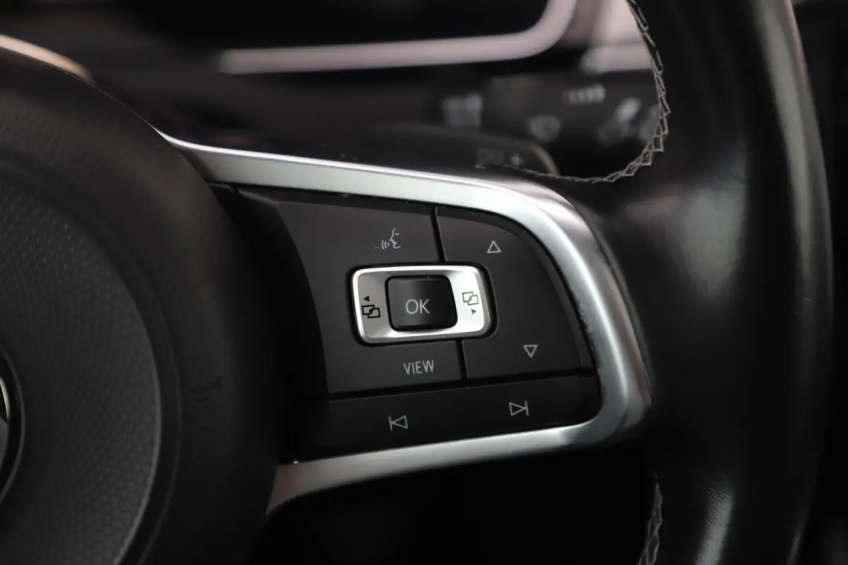1.5 TSI Business R 150PK DSG Automaat Virtual Panoramadak Keyless Navigatie Adaptive Cruise Lane Assist Full LED PDC Carplay Android Bluetooth Stoelverwarming