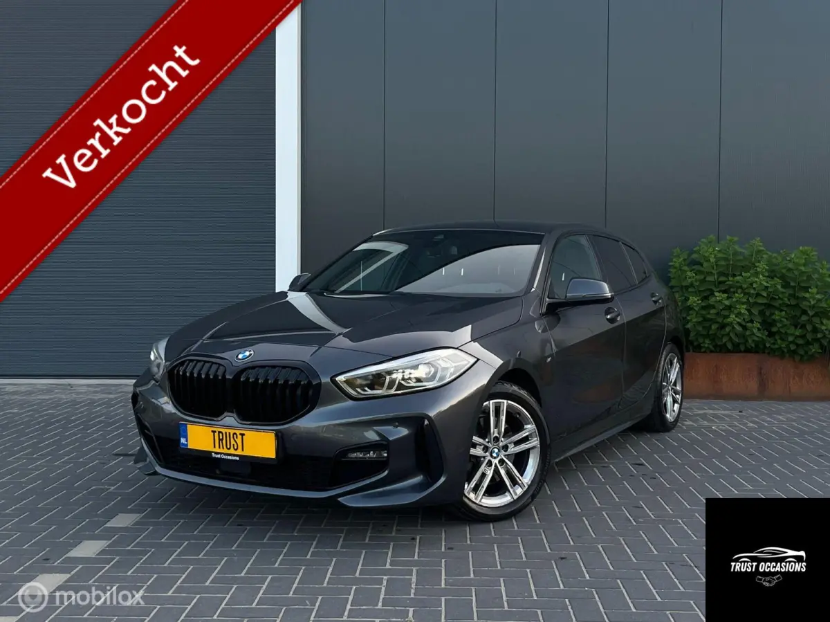 118i M Pack Sport NAV LED LEER