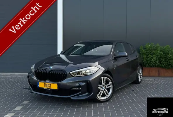 118i M Pack Sport NAV LED LEER