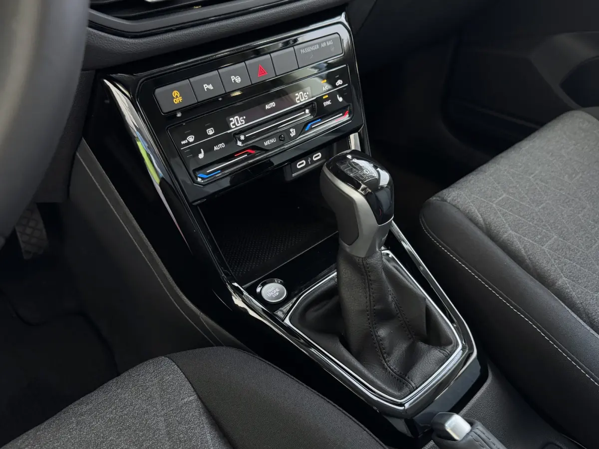 ✅ NIEUWE AUTO✅TSI 17''LMV DODE HOEK TREKHAAK CAMERA VIR.COCKPIT STOELVERW. ADAP.CRUISE LMV CARPLAY 2025 ✅ Top Auto's Wijchen , 30 Jaar Specialist in Volkswagen  : Alle Type's : R-Line 