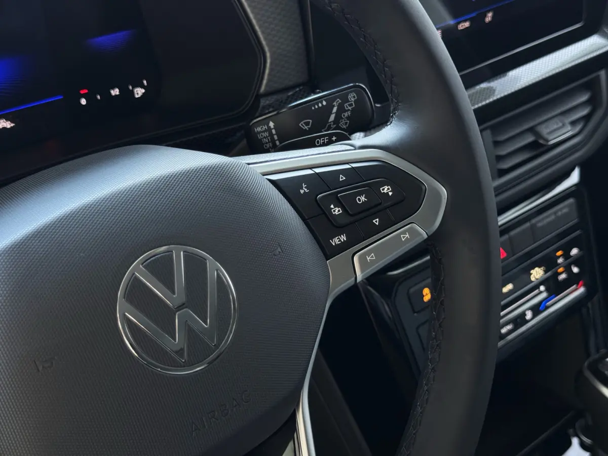 ✅ NIEUWE AUTO✅TSI 17''LMV DODE HOEK TREKHAAK CAMERA VIR.COCKPIT STOELVERW. ADAP.CRUISE LMV CARPLAY 2025 ✅ Top Auto's Wijchen , 30 Jaar Specialist in Volkswagen  : Alle Type's : R-Line 