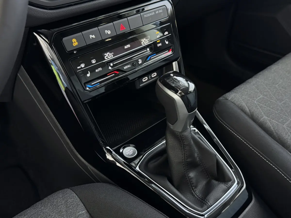 ✅ NIEUWE AUTO✅TSI 17''LMV DODE HOEK TREKHAAK CAMERA VIR.COCKPIT STOELVERW. ADAP.CRUISE LMV CARPLAY 2025 ✅ Top Auto's Wijchen , 30 Jaar Specialist in Volkswagen  : Alle Type's : R-Line 