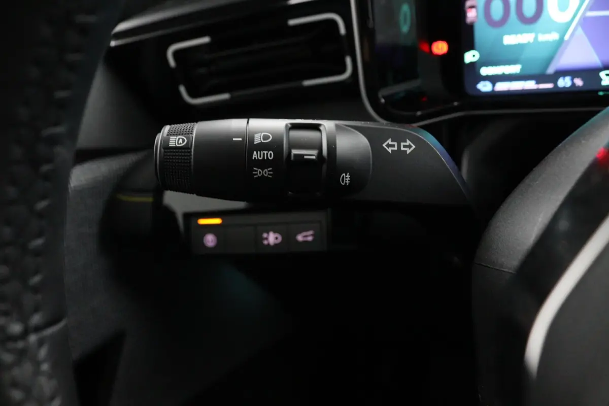 iconic 150 pk comfort range | Warmtepomp | Adaptive Cruise Control | Elektrische achterklep | Climate Control | Achteruitrijcamera | Parkeersensoren voor & achter | Stoelverwarming | Stuurve