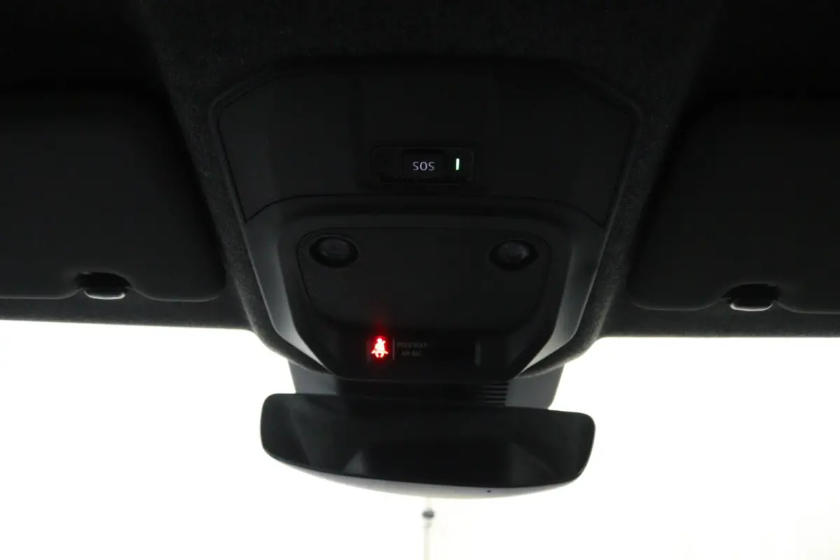 iconic 150 pk comfort range | Warmtepomp | Adaptive Cruise Control | Elektrische achterklep | Climate Control | Achteruitrijcamera | Parkeersensoren voor & achter | Stoelverwarming | Stuurve