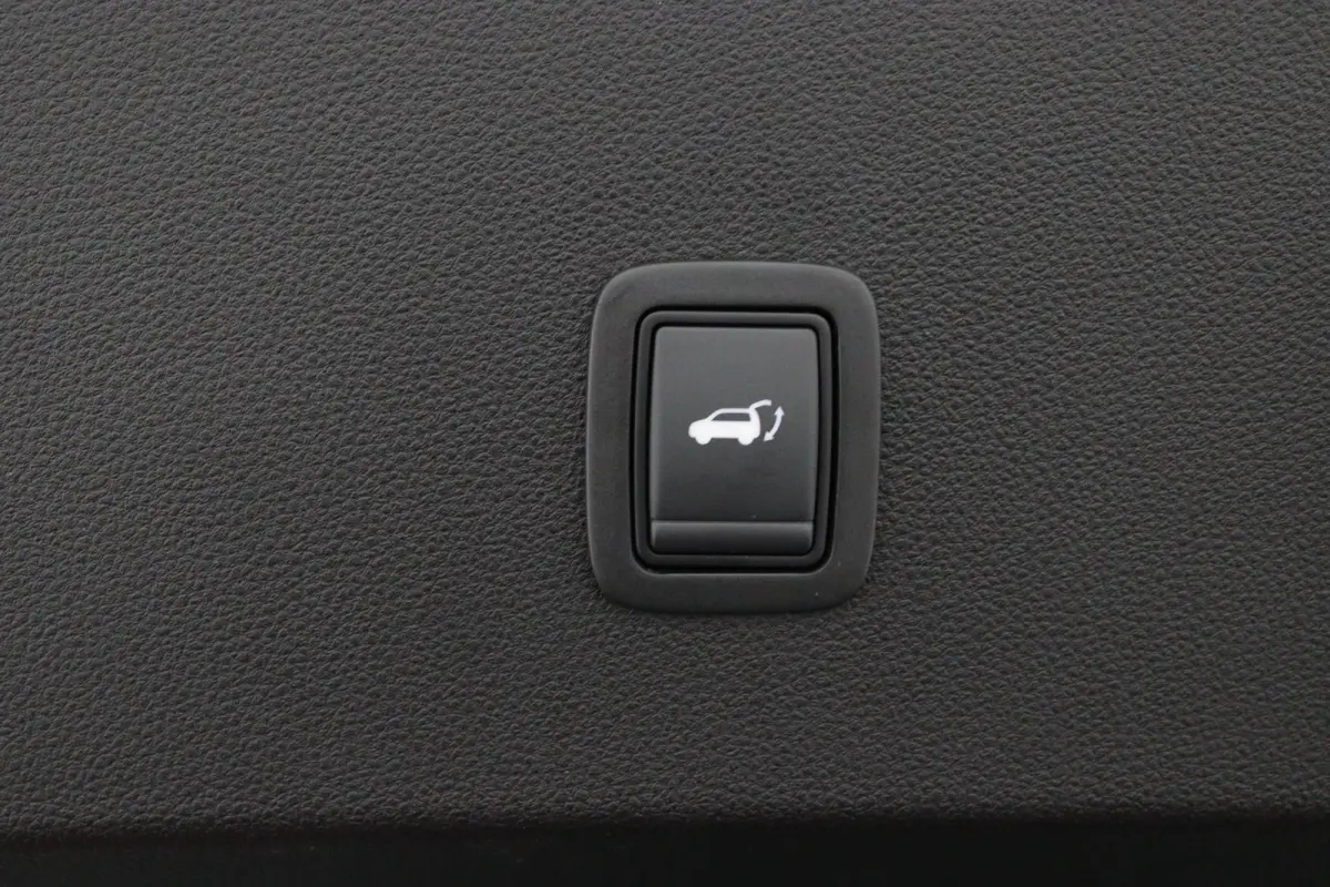 iconic 150 pk comfort range | Warmtepomp | Adaptive Cruise Control | Elektrische achterklep | Climate Control | Achteruitrijcamera | Parkeersensoren voor & achter | Stoelverwarming | Stuurve
