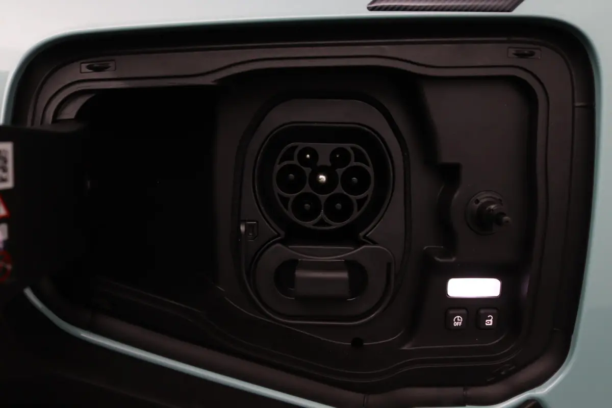 iconic 150 pk comfort range | Warmtepomp | Adaptive Cruise Control | Elektrische achterklep | Climate Control | Achteruitrijcamera | Parkeersensoren voor & achter | Stoelverwarming | Stuurve