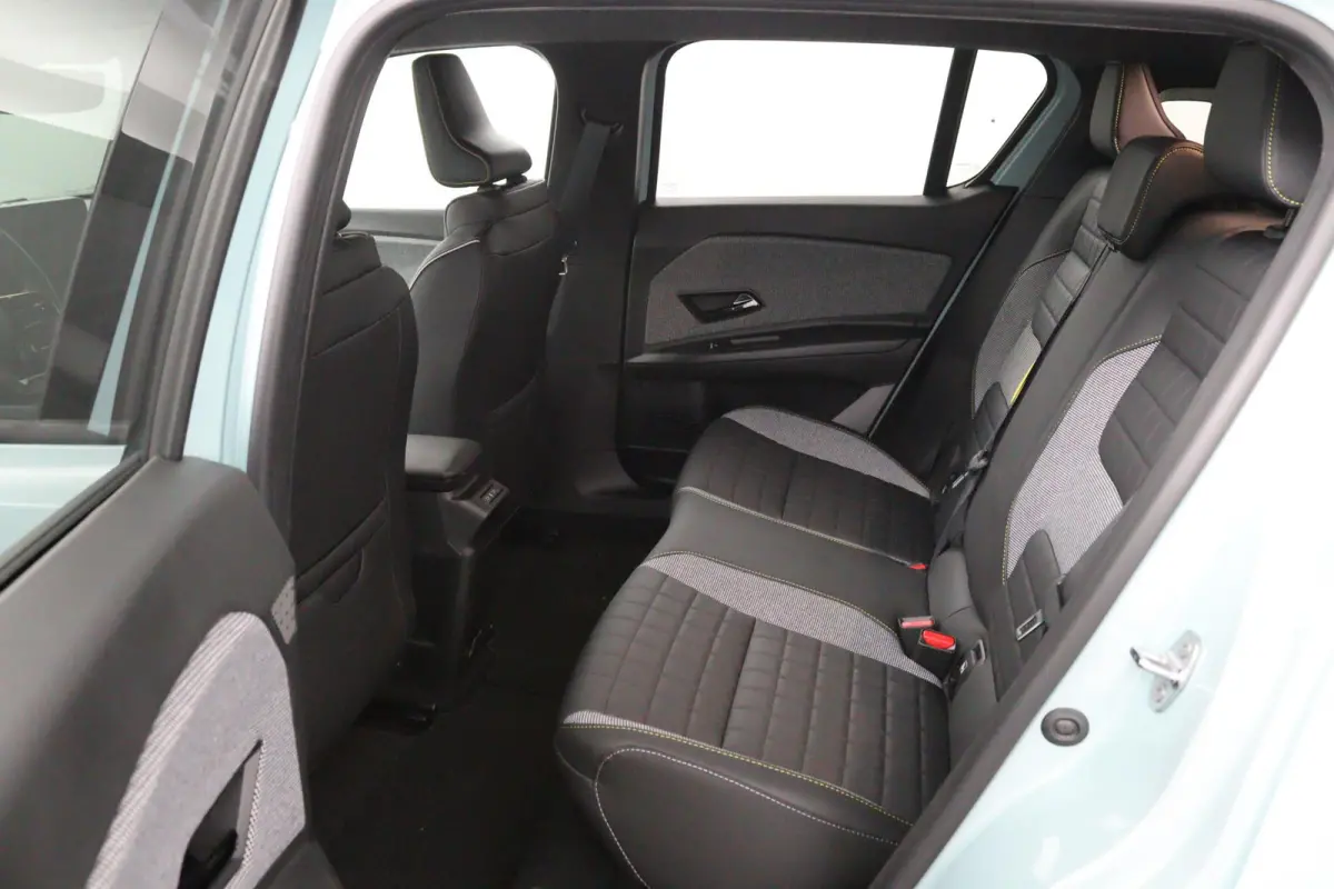 iconic 150 pk comfort range | Warmtepomp | Adaptive Cruise Control | Elektrische achterklep | Climate Control | Achteruitrijcamera | Parkeersensoren voor & achter | Stoelverwarming | Stuurve