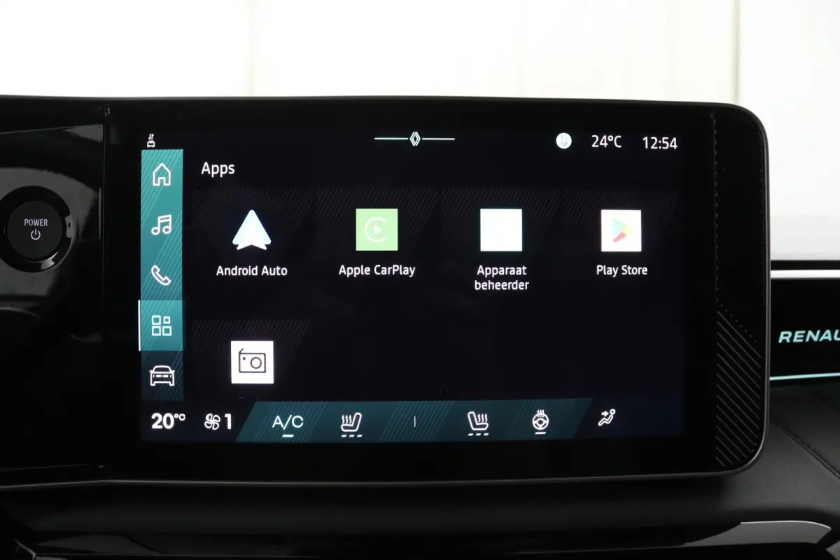 iconic 150 pk comfort range | Warmtepomp | Adaptive Cruise Control | Elektrische achterklep | Climate Control | Achteruitrijcamera | Parkeersensoren voor & achter | Stoelverwarming | Stuurve