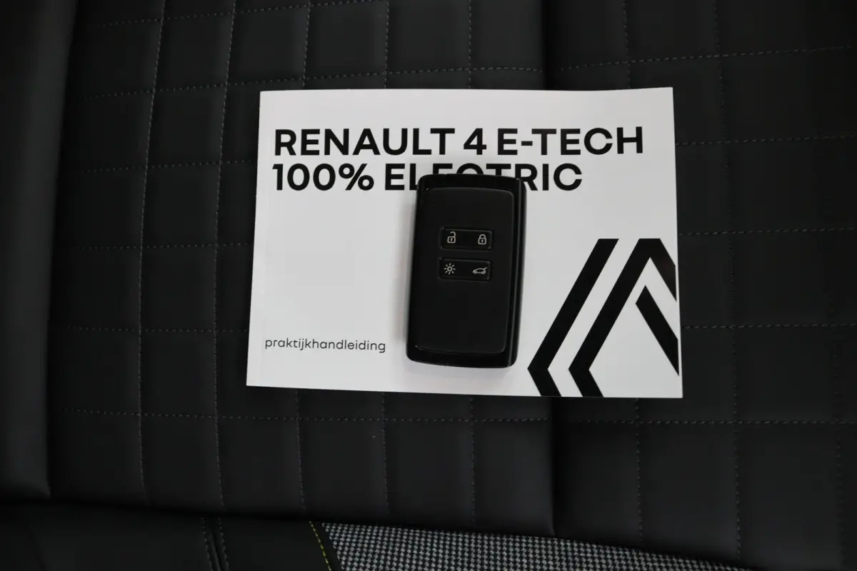 iconic 150 pk comfort range | Warmtepomp | Adaptive Cruise Control | Elektrische achterklep | Climate Control | Achteruitrijcamera | Parkeersensoren voor & achter | Stoelverwarming | Stuurve