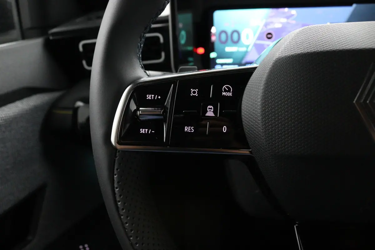 iconic 150 pk comfort range | Warmtepomp | Adaptive Cruise Control | Elektrische achterklep | Climate Control | Achteruitrijcamera | Parkeersensoren voor & achter | Stoelverwarming | Stuurve