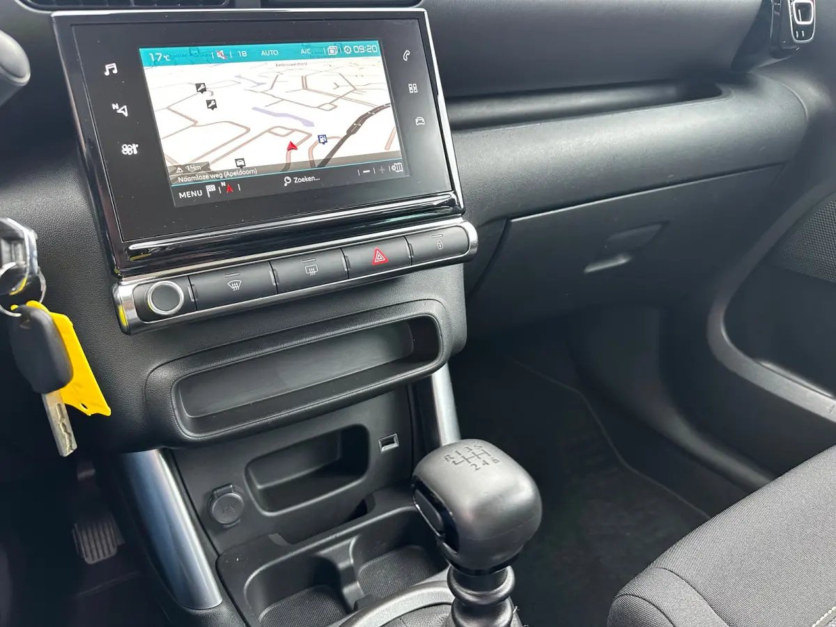 1.2 Turbo S&S Shine | Achterbank in delen neerklapbaar | Afwijkende dakkleur | Airco (automatisch)