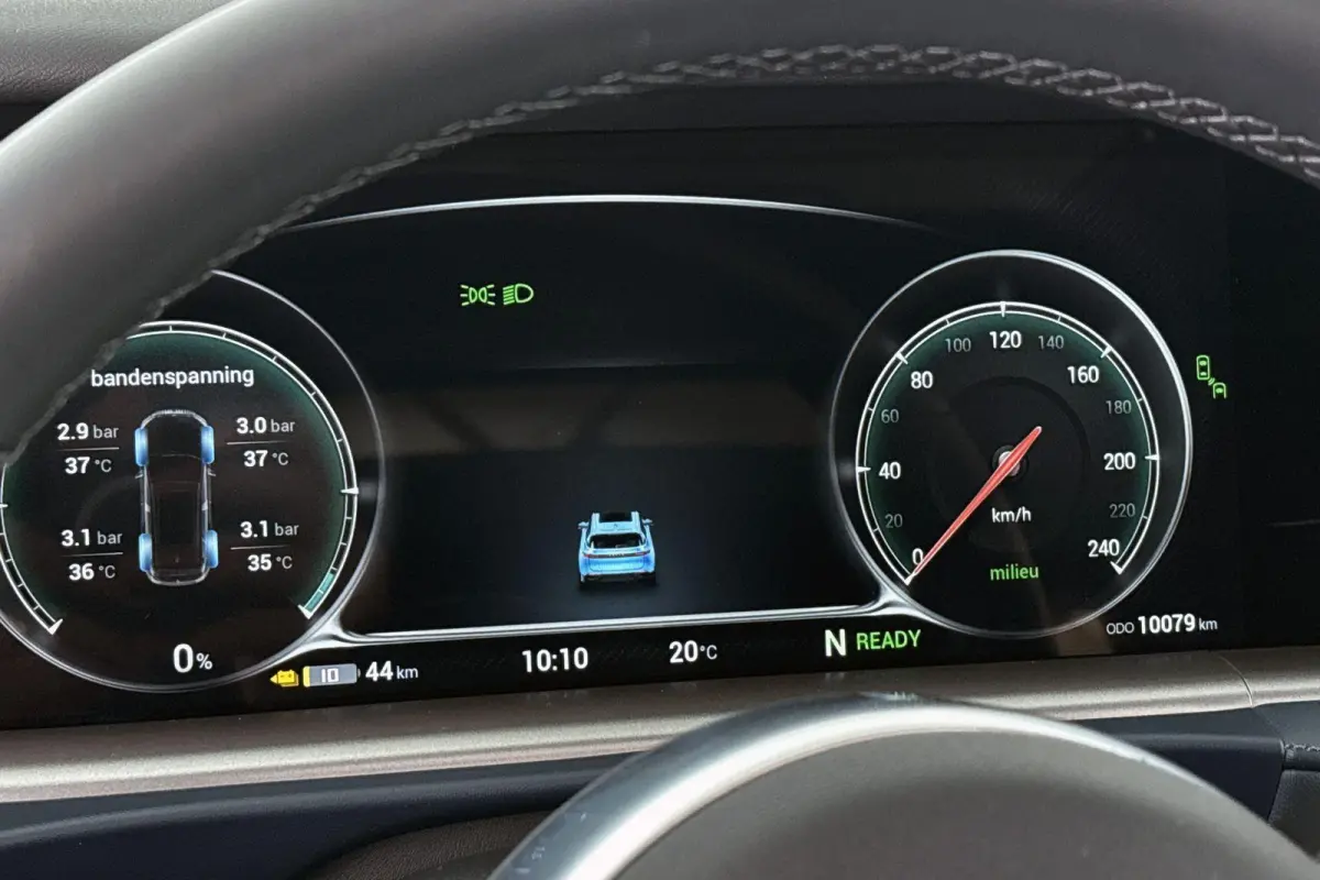 Flagship Edition 4WD 106 kWh * Voyah Almere * Dong Feng Almere