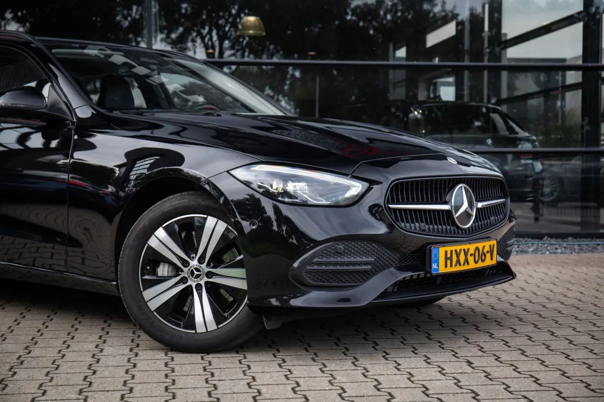 300 e Luxury Line , Adap. Cruise, Trekhaak, Night-pakket, Sfeerverlichting