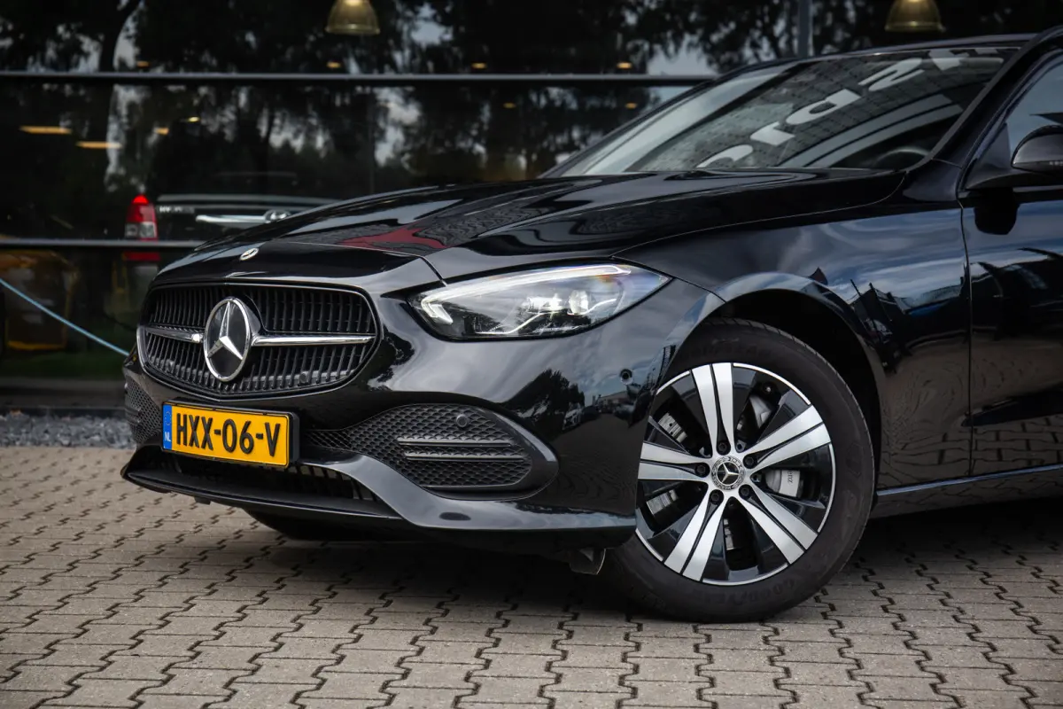 300 e Luxury Line , Adap. Cruise, Trekhaak, Night-pakket, Sfeerverlichting