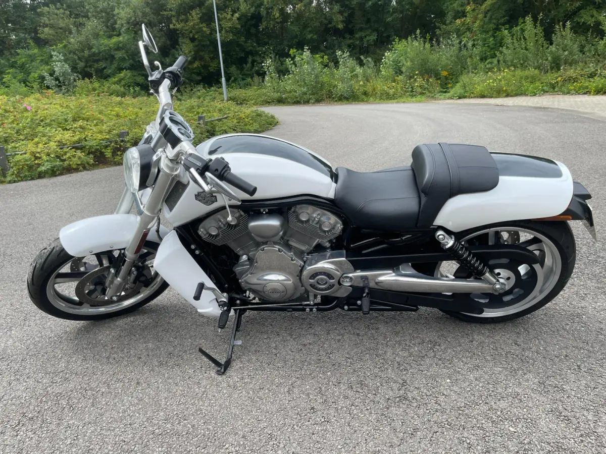 VRSCF V-Rod Muscle STAGE.1 Vance & Hines Nl Geleverd 1e eigenaar