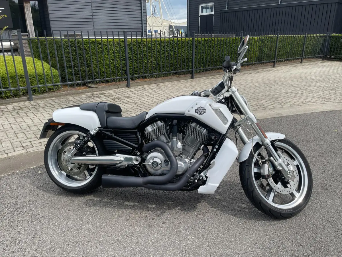 VRSCF V-Rod Muscle STAGE.1 Vance & Hines Nl Geleverd 1e eigenaar