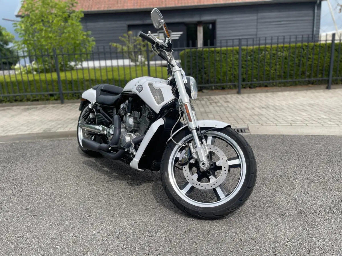 VRSCF V-Rod Muscle STAGE.1 Vance & Hines Nl Geleverd 1e eigenaar