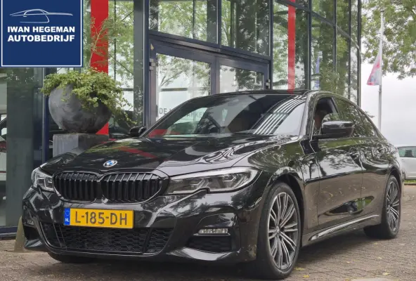 318i High Executive | M Sport Pack | PDC+Camera | Climate | Panoramadak | Leder |