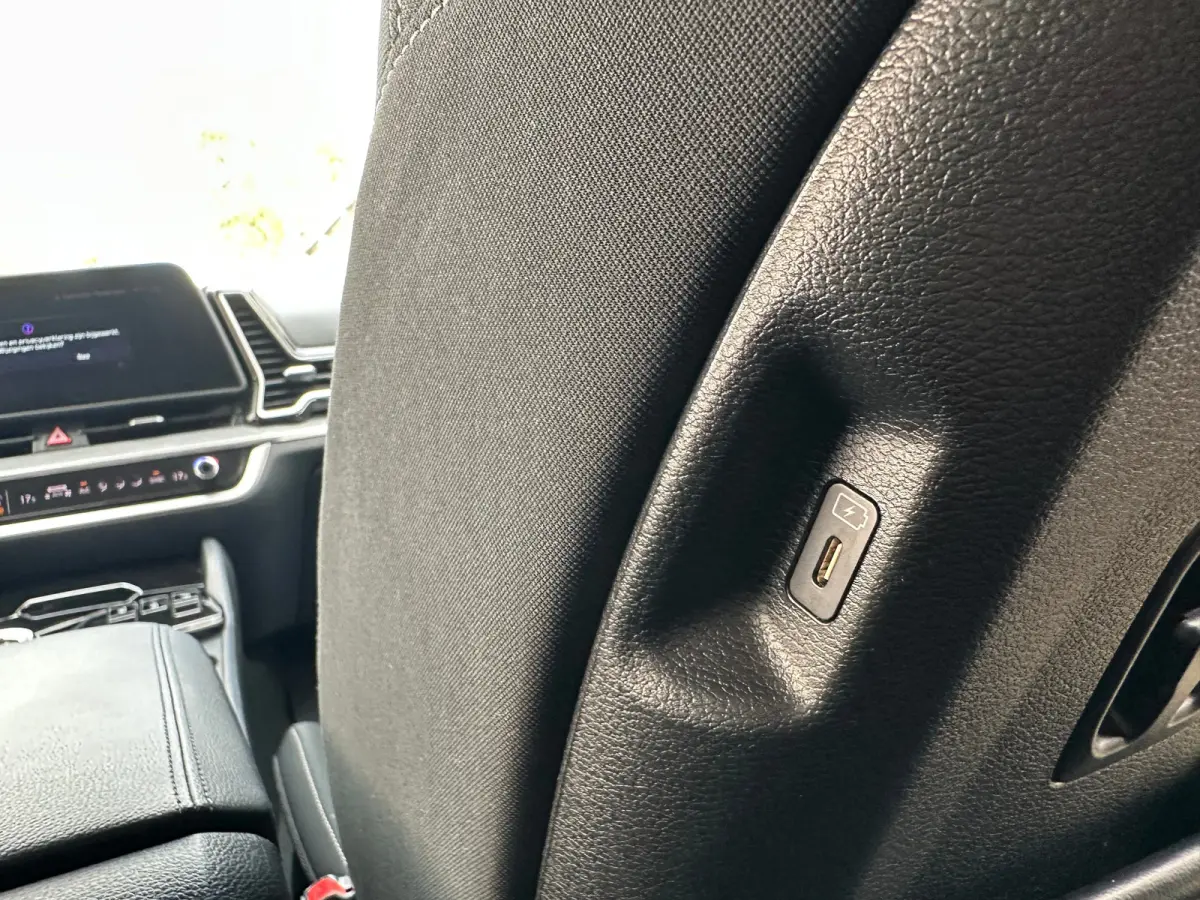 1.6 T-GDi MHEV Edition | Trekhaak | Achterbank in delen neerklapbaar | Achteruitrijcamera | Apple Carplay/Android Auto|telefoonintegratie premium