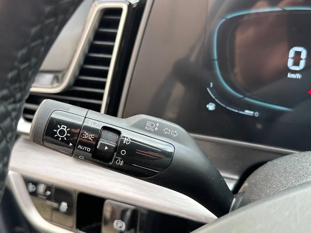 1.6 T-GDi MHEV Edition | Trekhaak | Achterbank in delen neerklapbaar | Achteruitrijcamera | Apple Carplay/Android Auto|telefoonintegratie premium