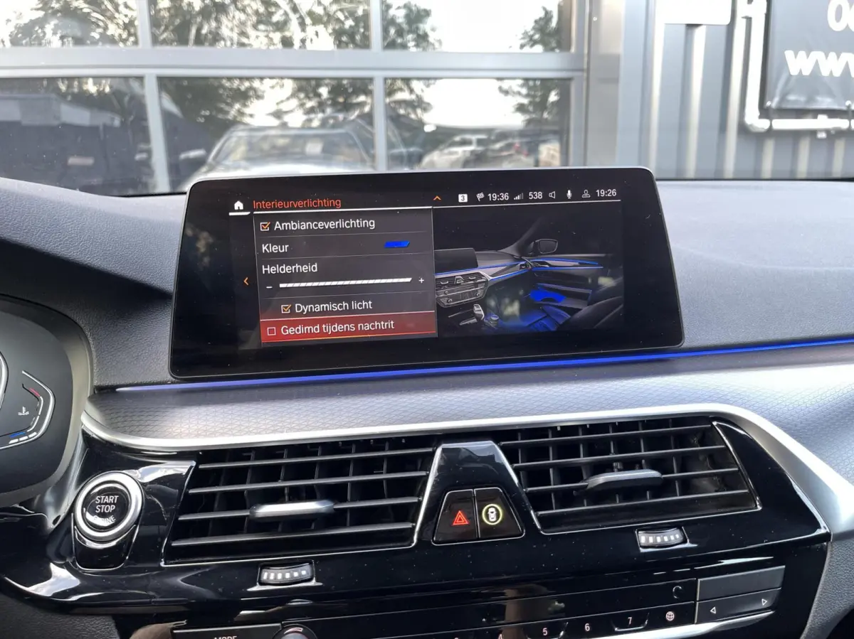 530D LCI M-Pakket CARPLAY|TREKHAAK|CAMERA|LED KOPLAMPEN|M SPORT INTERIEUR|SFEERVERLICHTING|STOELVERWARMING