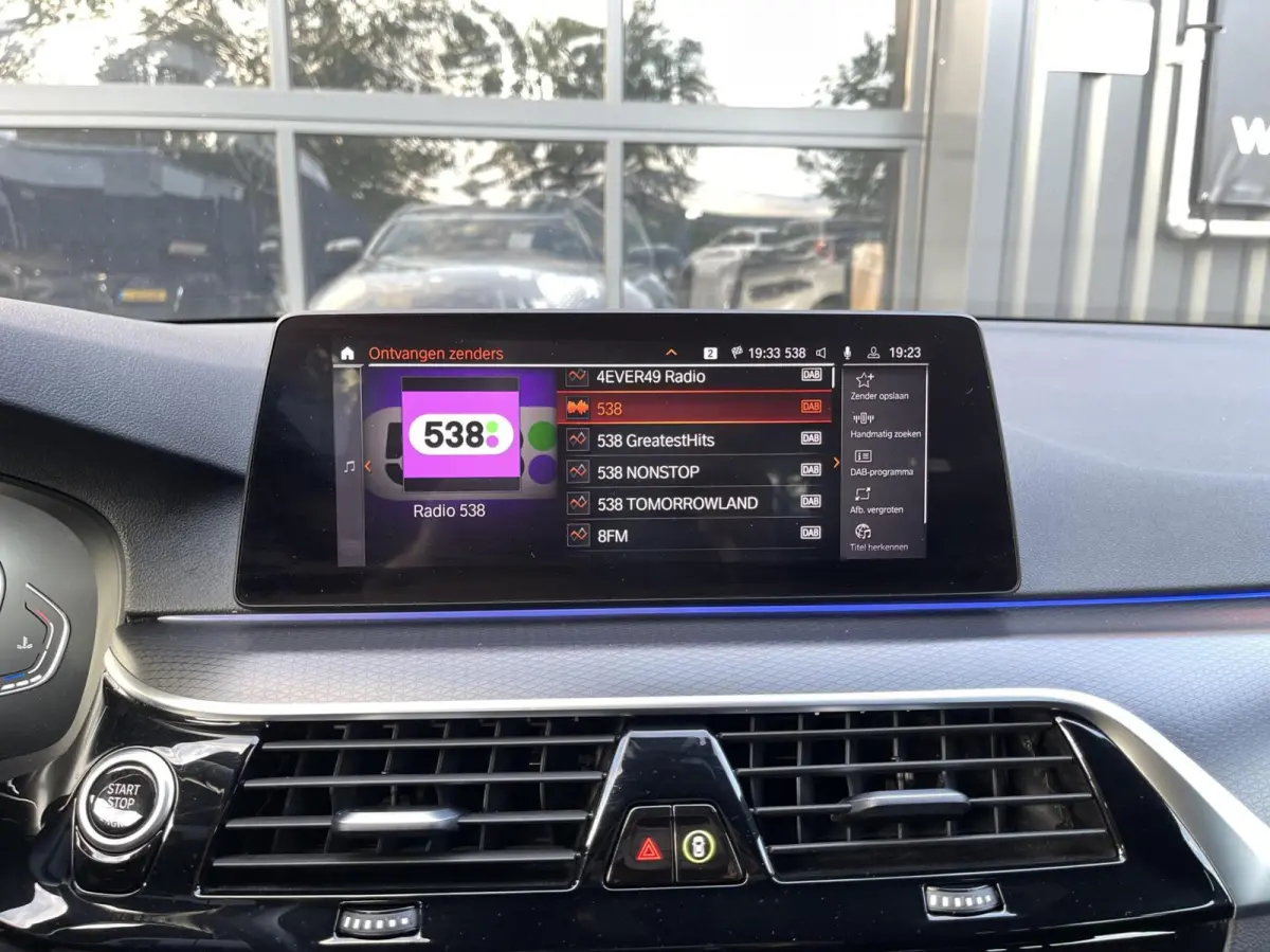 530D LCI M-Pakket CARPLAY|TREKHAAK|CAMERA|LED KOPLAMPEN|M SPORT INTERIEUR|SFEERVERLICHTING|STOELVERWARMING