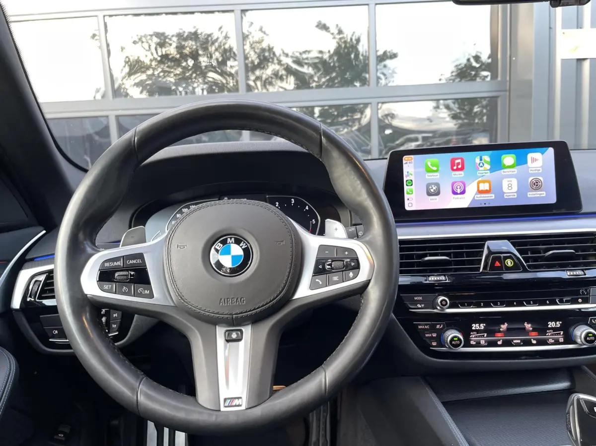 530D LCI M-Pakket CARPLAY|TREKHAAK|CAMERA|LED KOPLAMPEN|M SPORT INTERIEUR|SFEERVERLICHTING|STOELVERWARMING