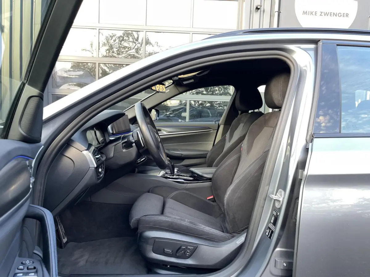 530D LCI M-Pakket CARPLAY|TREKHAAK|CAMERA|LED KOPLAMPEN|M SPORT INTERIEUR|SFEERVERLICHTING|STOELVERWARMING