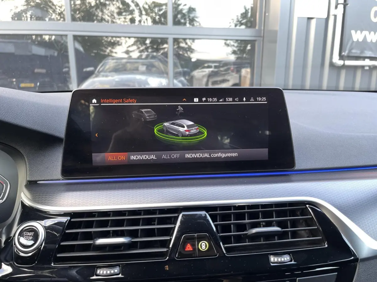 530D LCI M-Pakket CARPLAY|TREKHAAK|CAMERA|LED KOPLAMPEN|M SPORT INTERIEUR|SFEERVERLICHTING|STOELVERWARMING