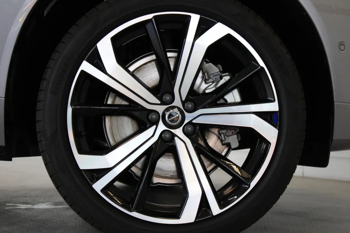 T6 350PK Plus Dark | 21'' Velgen | 360° Camera | Getint Glas | Verwarmbare voorruit | Adap Cruise | HK audio | Memory