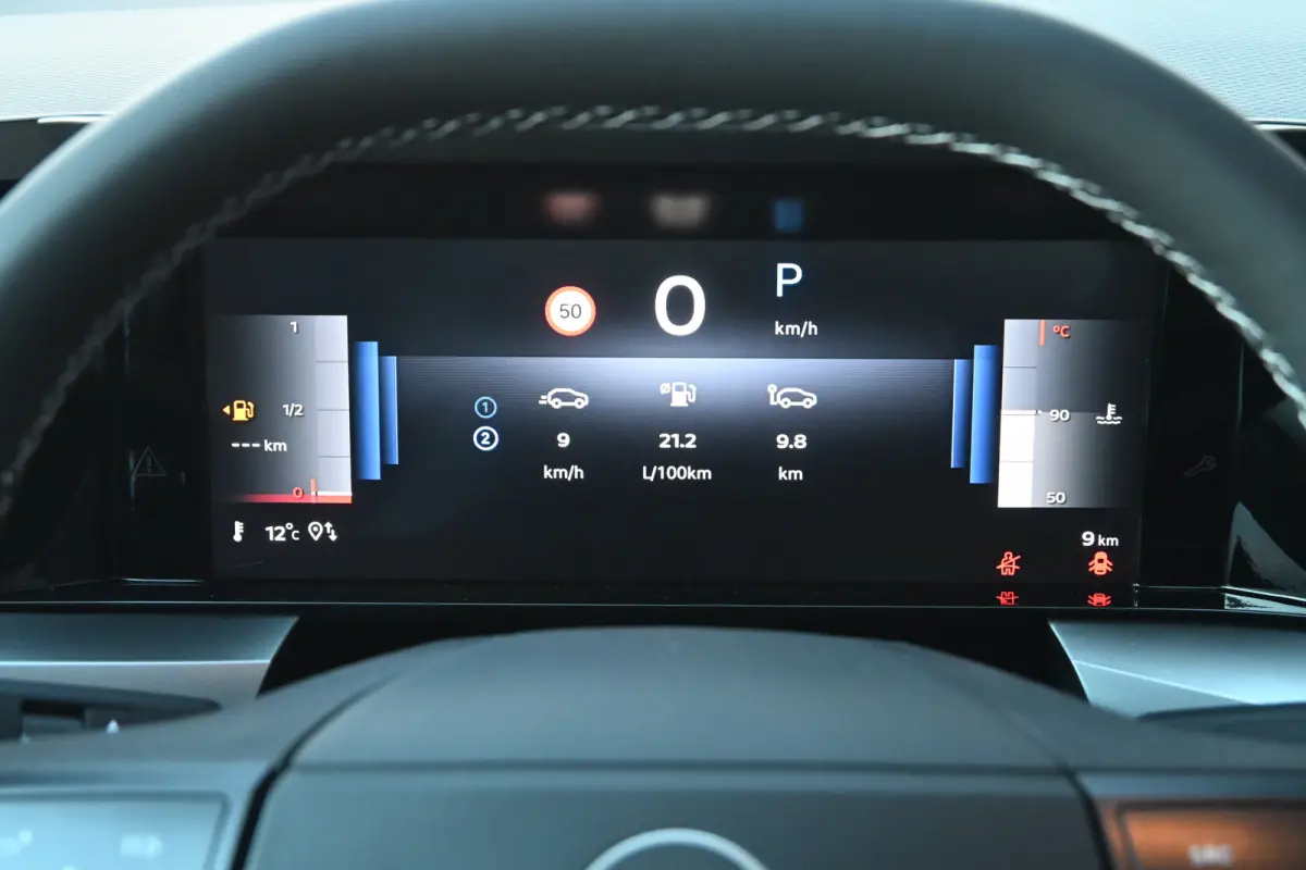 Edition 1.2 Hybrid 145pk Automaat VOORRAAD-ACTIE! | 10'' Digitaal instrumentenpaneel | LED koplampen | Parkeersensoren achter