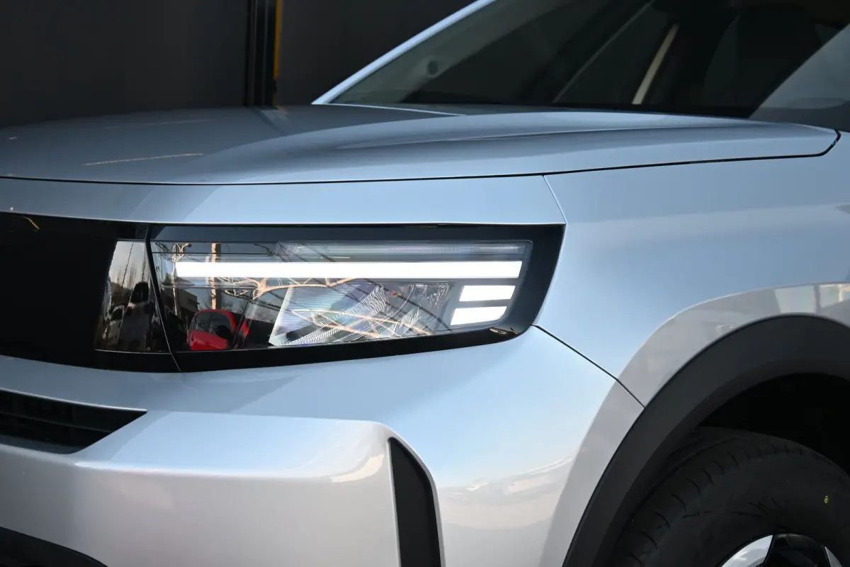 Edition 1.2 Hybrid 145pk Automaat VOORRAAD-ACTIE! | 10'' Digitaal instrumentenpaneel | LED koplampen | Parkeersensoren achter