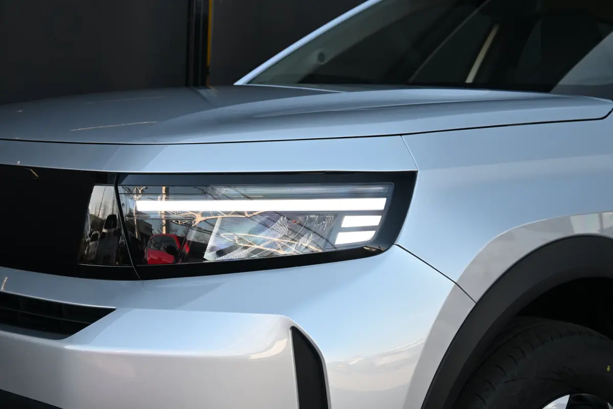Edition 1.2 Hybrid 145pk Automaat VOORRAAD-ACTIE! | 10'' Digitaal instrumentenpaneel | LED koplampen | Parkeersensoren achter