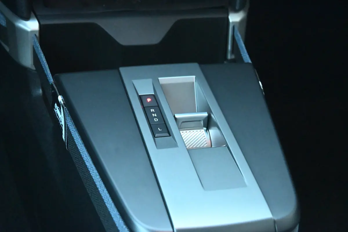Edition 1.2 Hybrid 145pk Automaat VOORRAAD-ACTIE! | 10'' Digitaal instrumentenpaneel | LED koplampen | Parkeersensoren achter