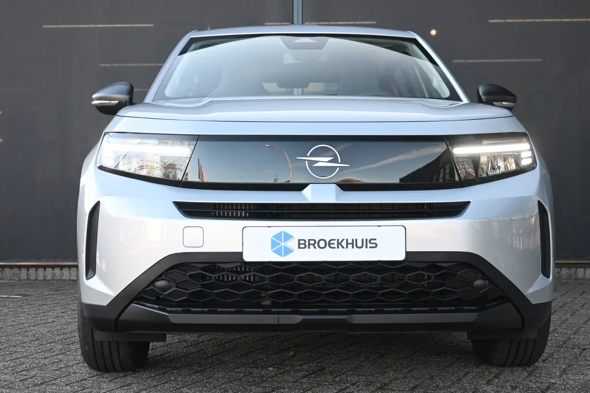 Edition 1.2 Hybrid 145pk Automaat VOORRAAD-ACTIE! | 10'' Digitaal instrumentenpaneel | LED koplampen | Parkeersensoren achter