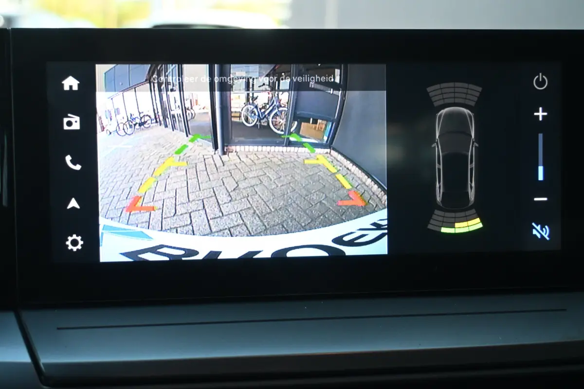 Edition 1.2 Hybrid 145pk Automaat VOORRAAD-ACTIE! | 10'' Digitaal instrumentenpaneel | LED koplampen | Parkeersensoren achter