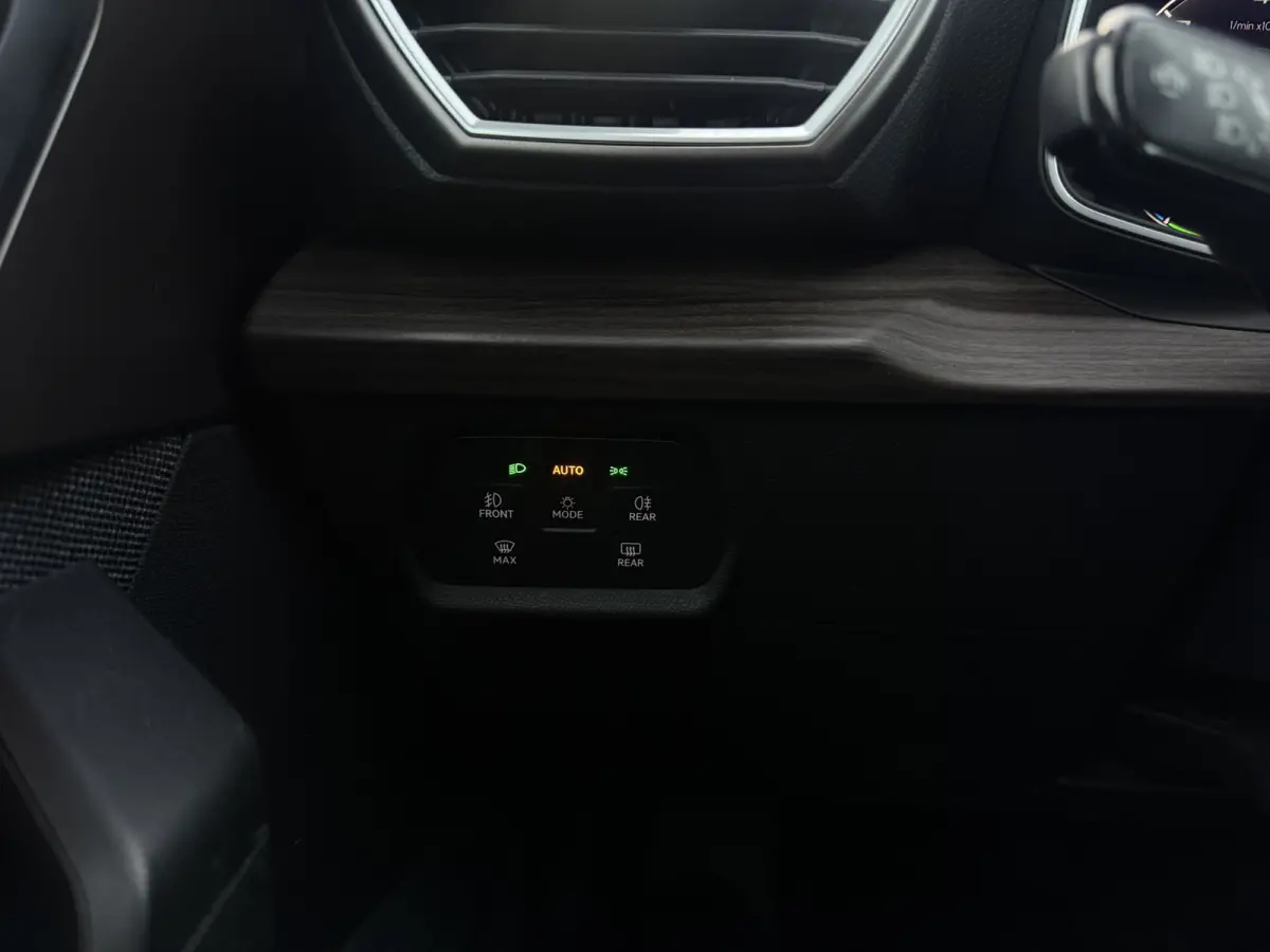 1.4 TSI eHybrid PHEV FR Business Intense