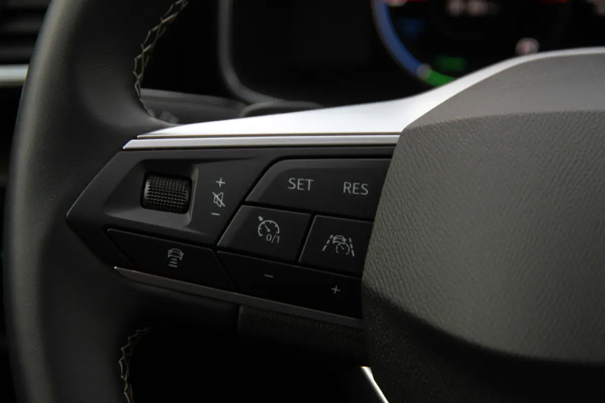 1.4 TSI eHybrid PHEV FR Business Intense