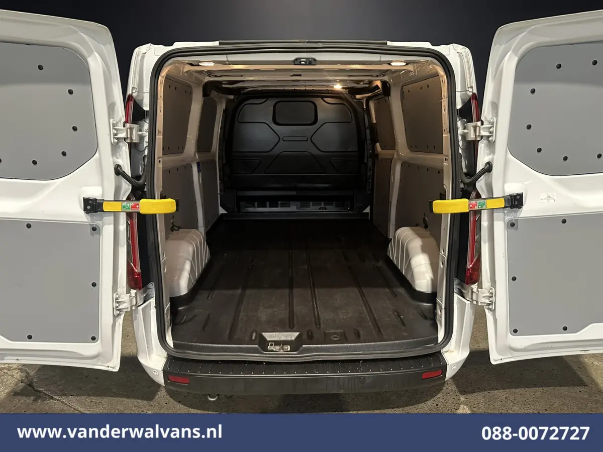 2.0 TDCI 131pk L2H1 Euro6 Airco | Apple Carplay | Stoelverwarming | LED | Cruisecontrol Verwarmde voorruit, Parkeersensoren, Bijrijdersbank, 2800kg trekvermogen, Android Auto