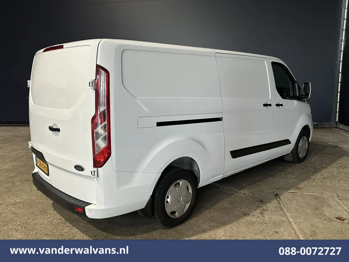 2.0 TDCI 131pk L2H1 Euro6 Airco | Apple Carplay | Stoelverwarming | LED | Cruisecontrol Verwarmde voorruit, Parkeersensoren, Bijrijdersbank, 2800kg trekvermogen, Android Auto