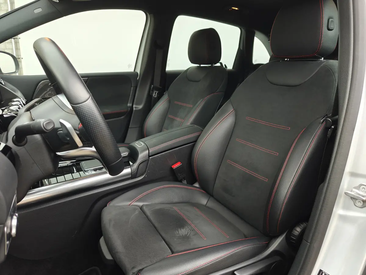 180 Business Solution AMG | AMG | Camera achter | Carplay | Navigatie | Verwarmbare stoelen voor | AMG-styling | Achterbank in delen neerklapbaar | Achteruitrijcamera
