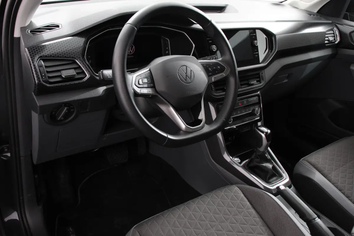 1.5 TSI DSG Style Team Navigatie Apple Carplay/Android Auto Adaptive cruise control Parkeersensoren Camera Stoelverwarming Virtual Cockpit Keyless Entry Lane assist Privacy glas