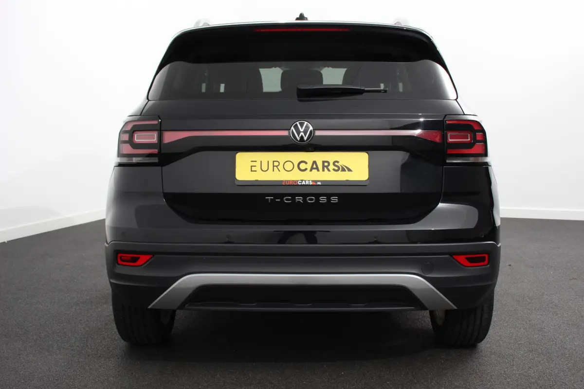 1.5 TSI DSG Style Team Navigatie Apple Carplay/Android Auto Adaptive cruise control Parkeersensoren Camera Stoelverwarming Virtual Cockpit Keyless Entry Lane assist Privacy glas