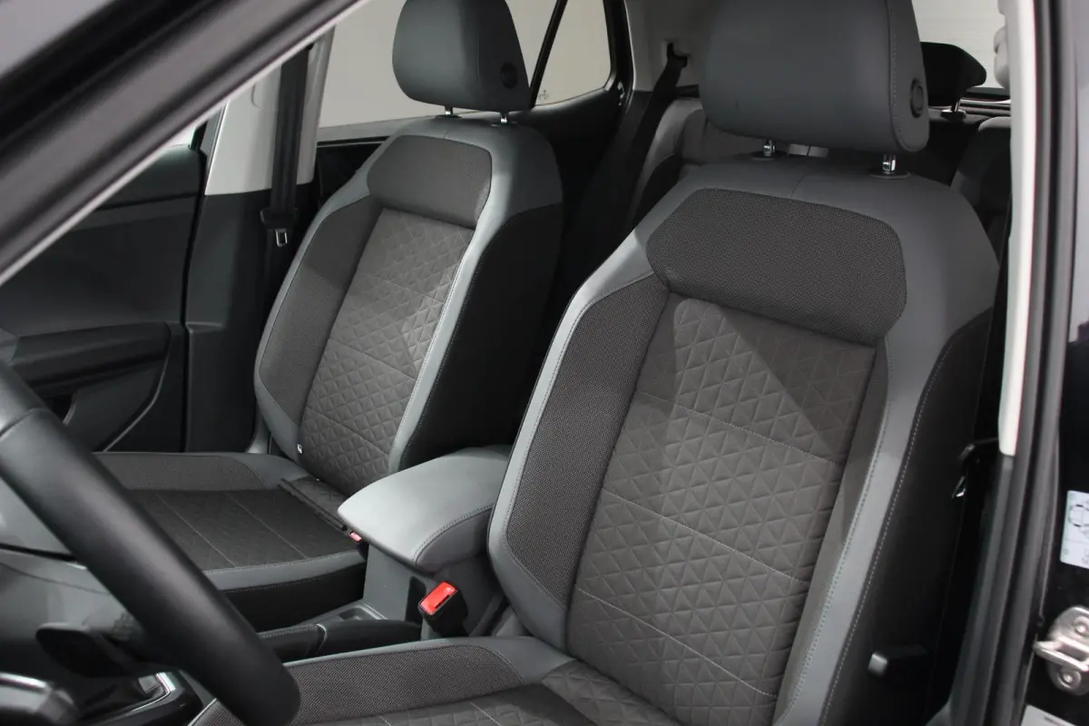 1.5 TSI DSG Style Team Navigatie Apple Carplay/Android Auto Adaptive cruise control Parkeersensoren Camera Stoelverwarming Virtual Cockpit Keyless Entry Lane assist Privacy glas