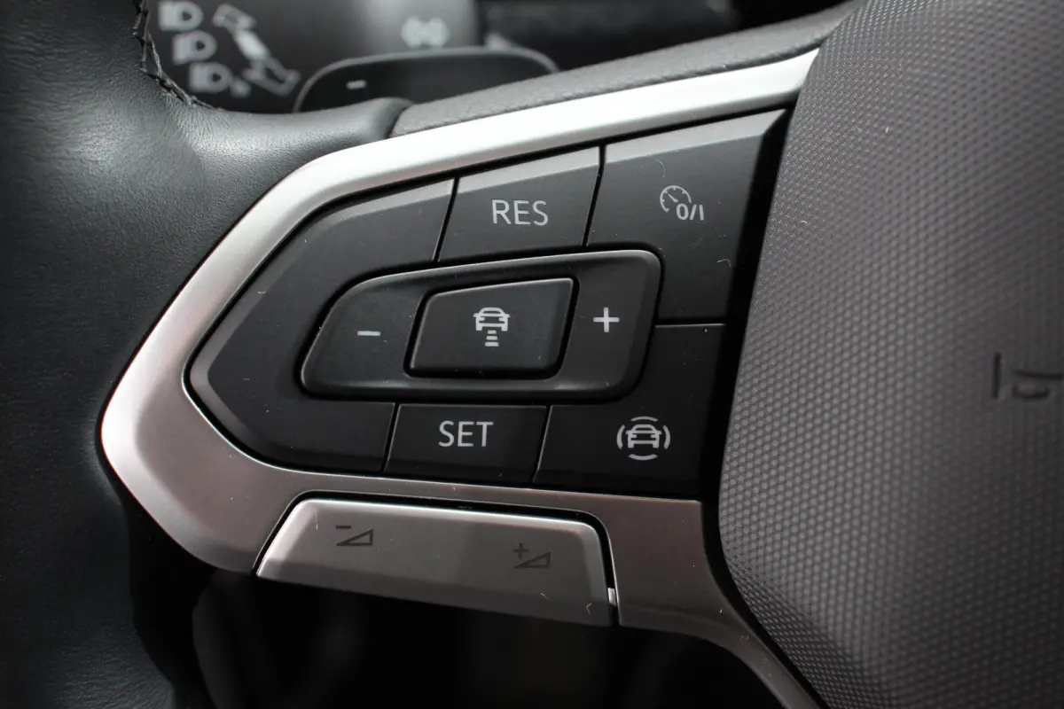 1.5 TSI DSG Style Team Navigatie Apple Carplay/Android Auto Adaptive cruise control Parkeersensoren Camera Stoelverwarming Virtual Cockpit Keyless Entry Lane assist Privacy glas