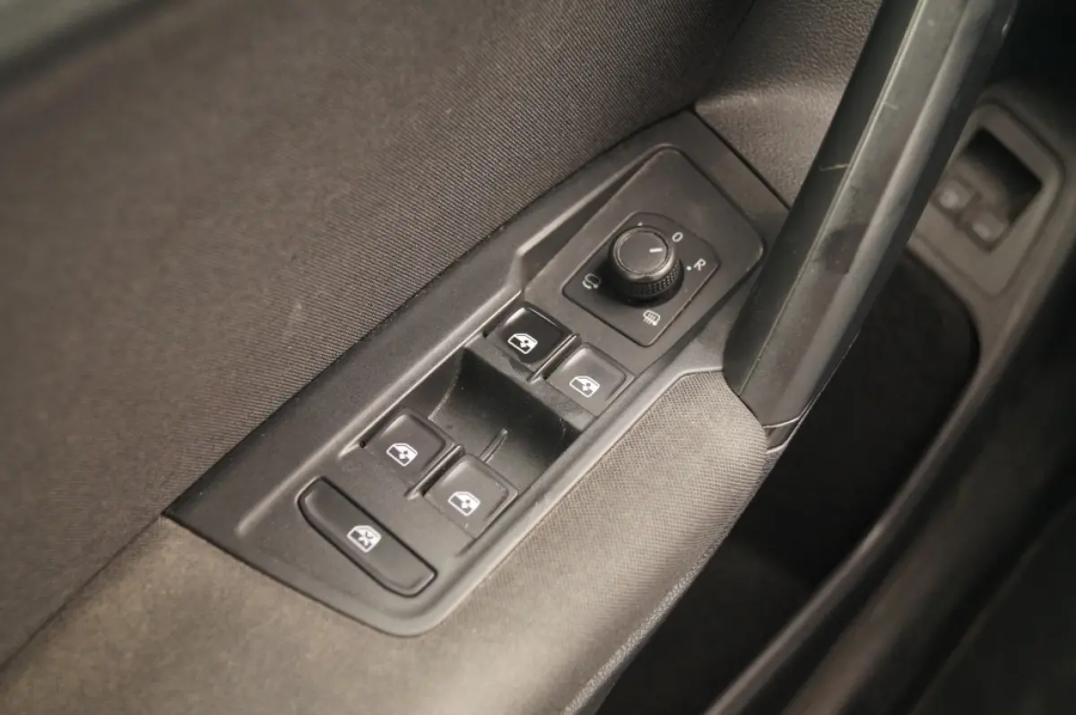 1.4 TSI DSG eHybrid Plug-in Life Edition -SOH95%-NAVI-ECC-