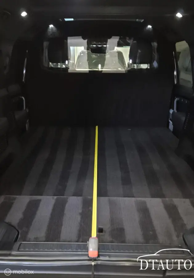 3.0 D300 130HSE Airm Pano Grijs Kenteken