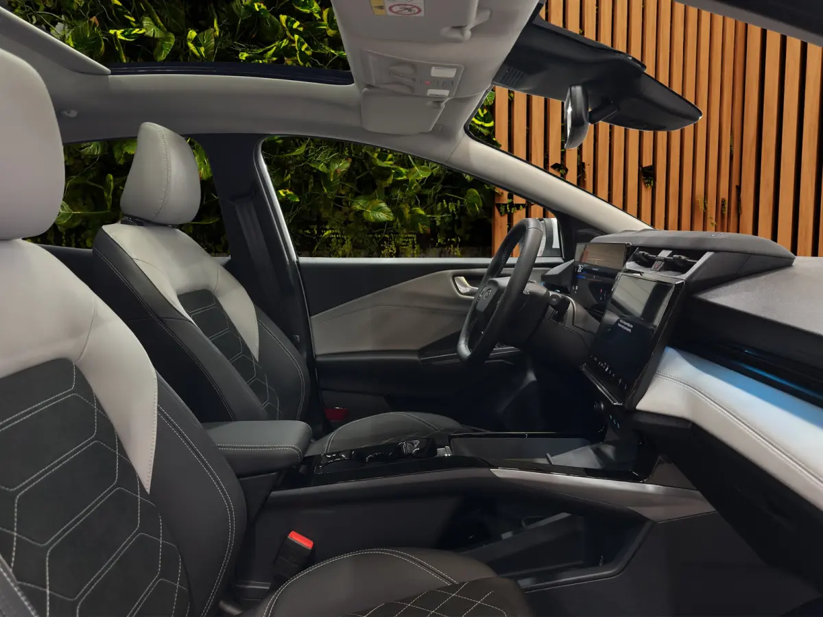Premium 44 kWh | Achteruitrijcamera | Apple Carplay/Android Auto|telefoonintegratie premium | Cruise control adaptief