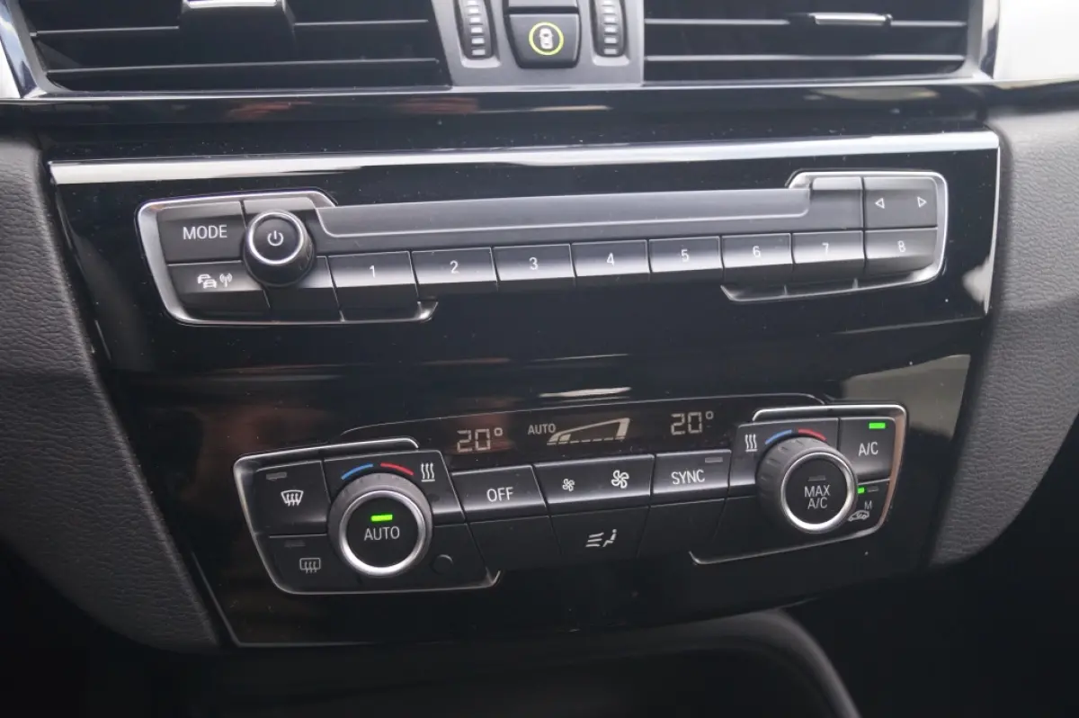 xDrive25e Executive -NAVI-ECC-HUD-CAM-PDC-